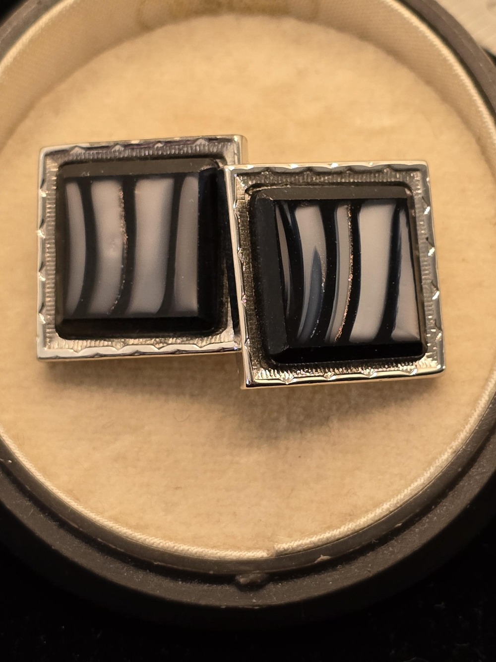 Vintage Swank Zebra Art Glass Cufflinks: Mid-Century Modern Style